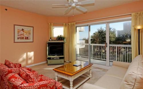 Barrington Court - One Bedroom Condo - 417, Hilton Head Island