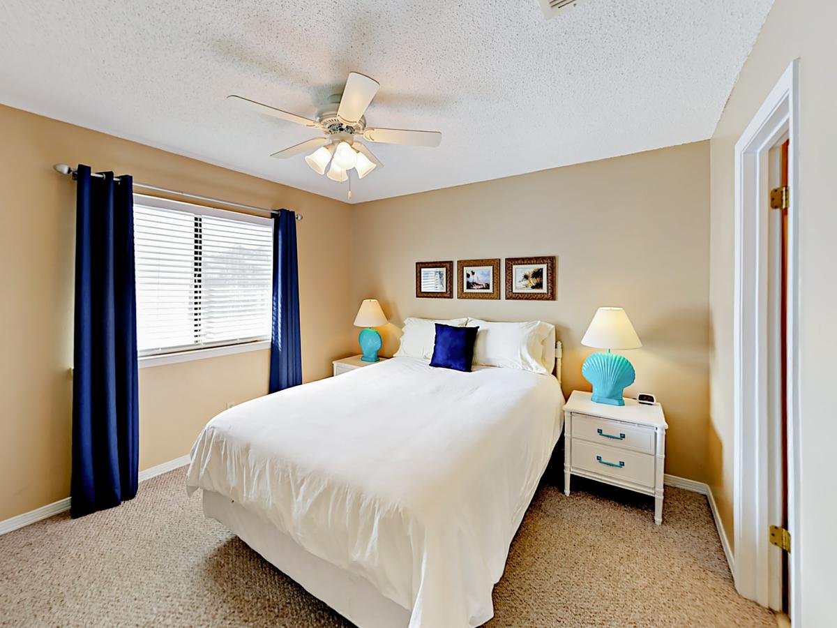 Bay-View Condo at Wolf Bay Villas, Orange Beach