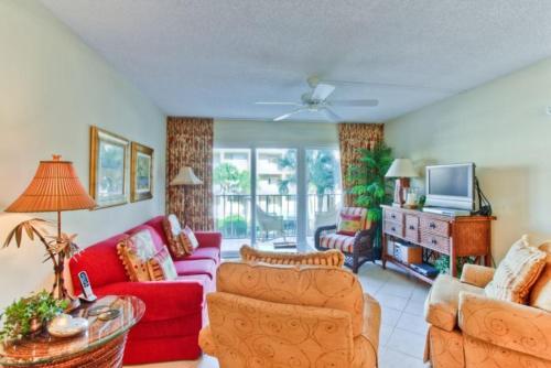 Beach Club 205 Apartment, Saint Simons Island