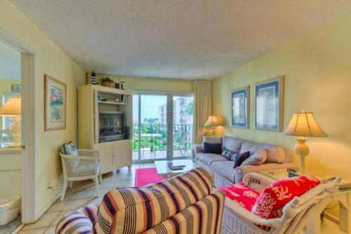 Beach Club 219 Apartment, Saint Simons Island