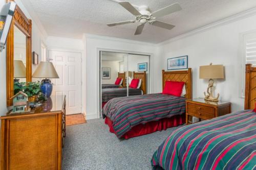 Beach Club 221 Apartment, Saint Simons Island