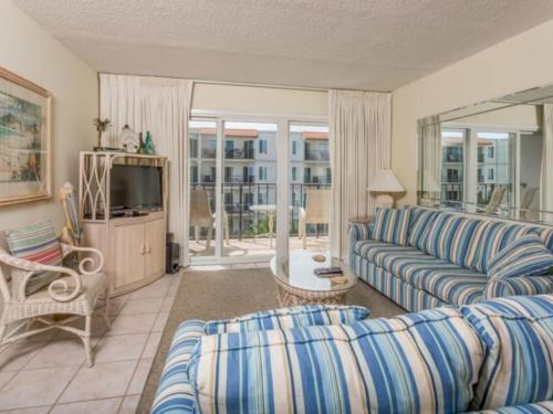 Beach Club 313 Apartment, Saint Simons Island