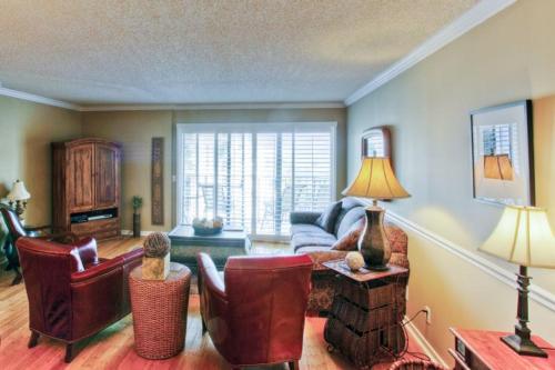 Beach Club 318 Apartment, Saint Simons Island