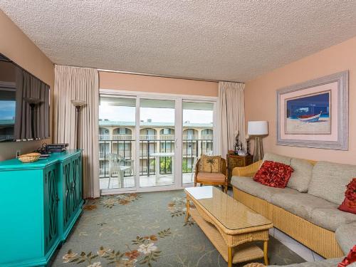 Beach Club 404 Apartment, Saint Simons Island