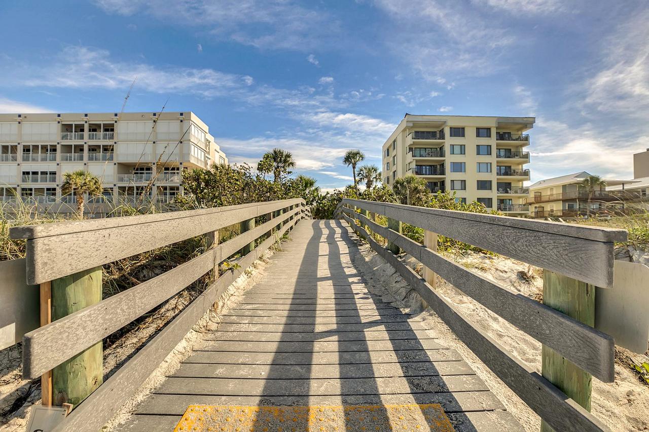 Beachside Condo in Tampa Bay, Clearwater Beach