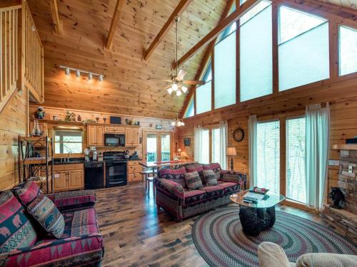 Bear Essentials - Three Bedroom Home, Gatlinburg