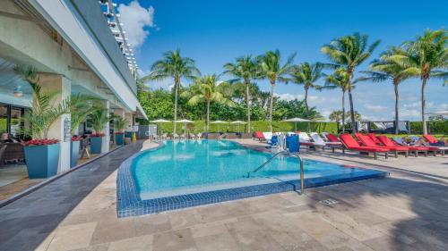 Bentley Beachfront Apartment, Miami Beach