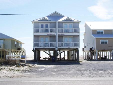 Bonhomme Richard East Holiday Home, Gulf Shores