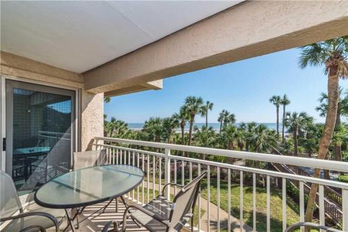 Captains Walk - Two Bedroom Condo - 411, Hilton Head Island