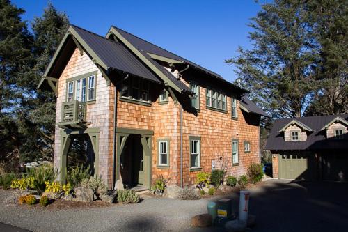 Cascade Home, Lincoln City