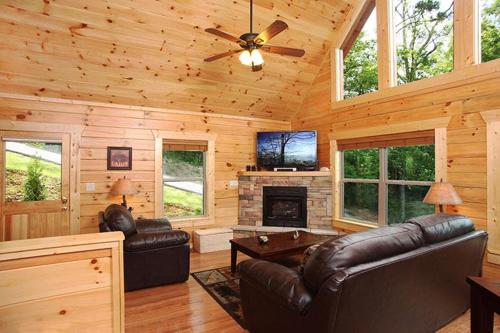 Chasin a Dream - Three Bedroom Home, Gatlinburg