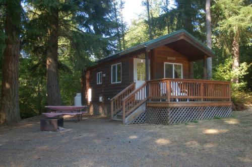 Chehalis Camping Resort Studio Cabin 4, Onalaska