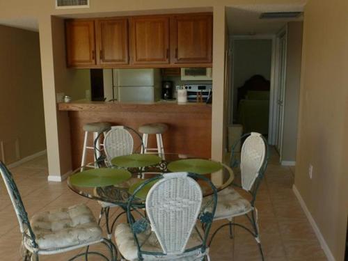 Cove II 431F Condo, Siesta Key