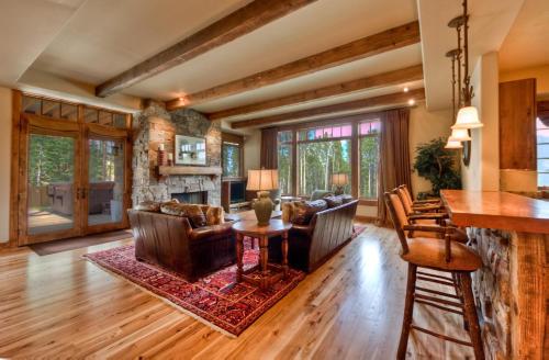 Cowboy Heaven Suites-Unit 2B, Big Sky Mountain Village