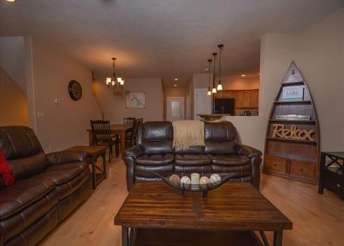 Double Delight Three-Bedroom Holiday Home, McHenry