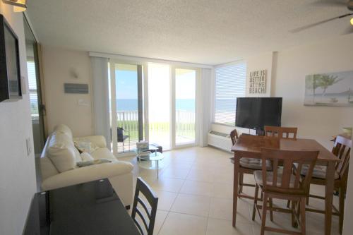 Estero Beach &Tennis #203B Condo, Fort Myers Beach