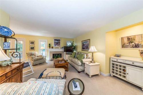 Evian - Two Bedroom Condo - 192, Hilton Head Island