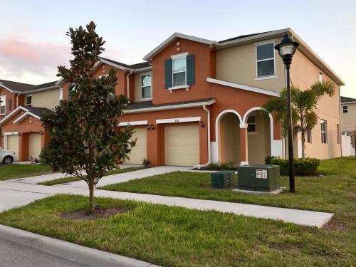 Four Bedrooms Townhome 5126, Kissimmee