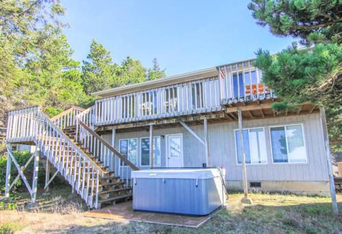 Grace's Beach House Home, Lincoln City