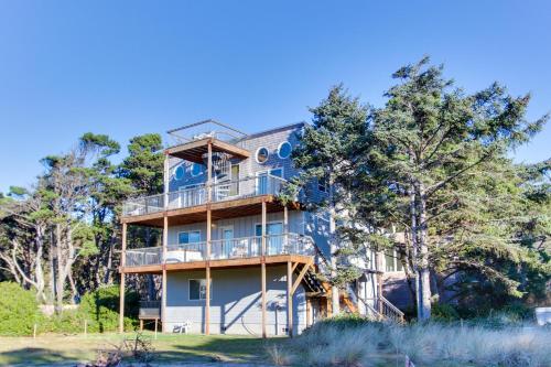 Grey Haven, Rockaway Beach