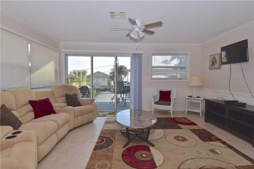 Gulf Retreat - Two Bedroom Home, Fort Myers Beach