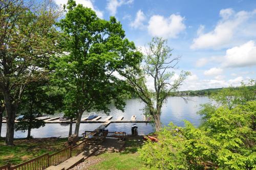 Hartwood Village #13 Three-Bedroom Apartment, McHenry