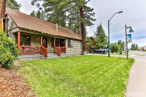 Heavenly Ski Run Cottage, South Lake Tahoe