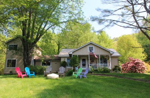 Henson Cove Place Bed and Breakfast w/Cabin, Hiawassee
