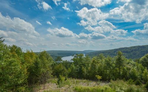 Highland's Heaven Five-Bedroom Holiday Home, McHenry