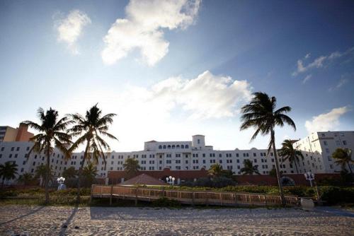 Historic Hollywood Beach Resort - Unit 723, Hollywood