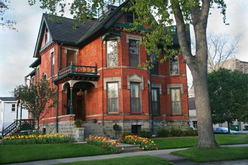 Historic Webster House Bed and Breakfast Inn, Bay City