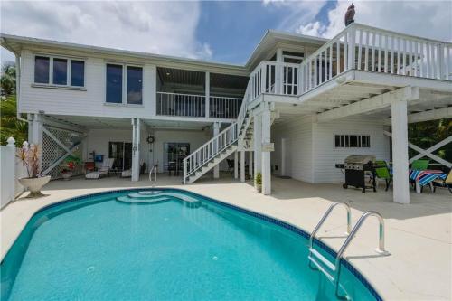 Lagoon Beach House - Three Bedroom Home, Fort Myers Beach
