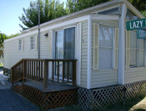 Lake Minden Camping Resort Cabin 4, Nicolaus