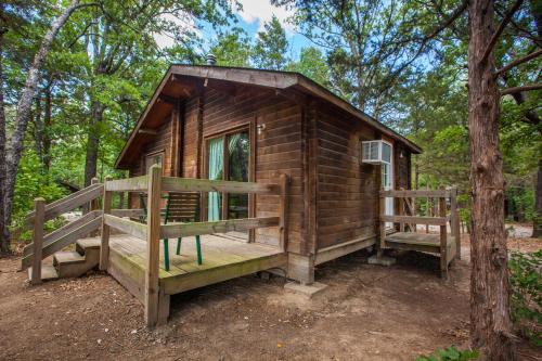 Lake Texoma Camping Resort Cabin 6, Willow Spring