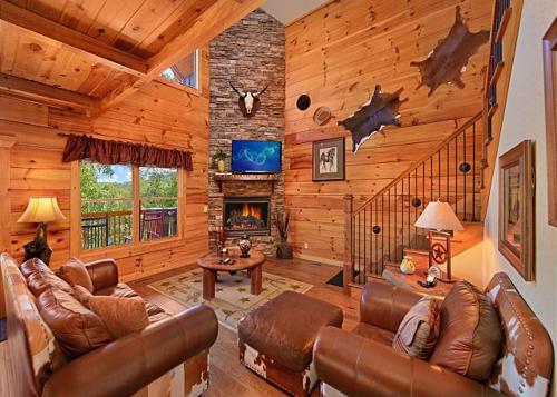 Majestic Forest Three-Bedroom Cabin, Pigeon Forge