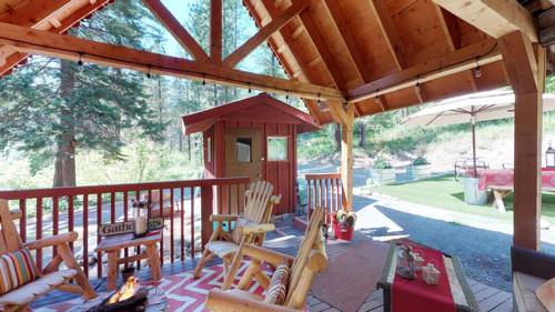 Merry Cabin, Leavenworth