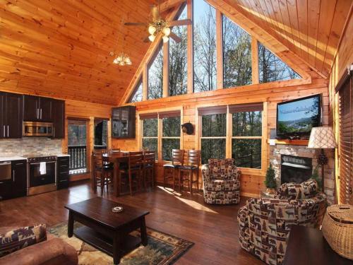 Mountain Elegance - Two Bedroom Home, Gatlinburg