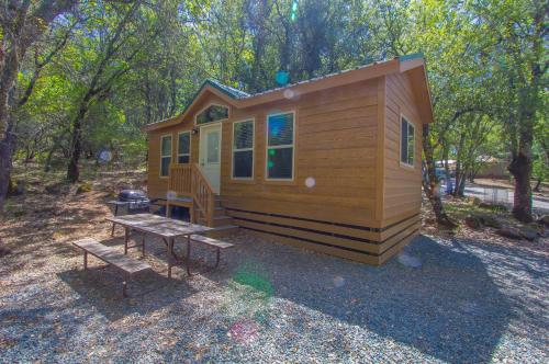Oakzanita Springs Camping Resort Cottage 3, Descanso