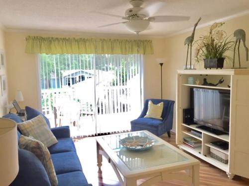 Ocean Walk J12 Apartment, Saint Simons Island