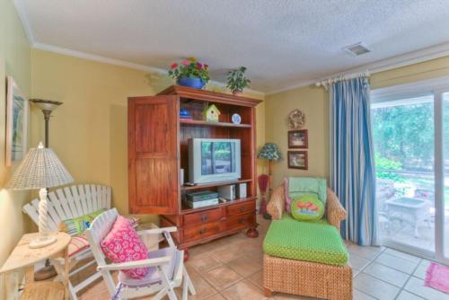 Ocean Walk M8 Apartment, Saint Simons Island