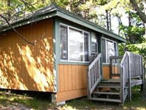 Patten Pond Camping Resort Lakefront Cottage 11, West Ellsworth