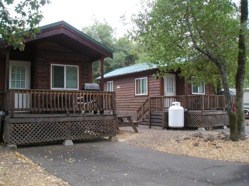 Russian River Camping Resort Studio Cabin 3, Cloverdale