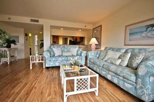 Santa Maria #205 - Canal/Bay Front Condo, Fort Myers Beach