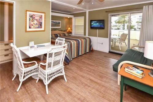 Sea Rocket - Studio Condo - 15, St. Pete Beach