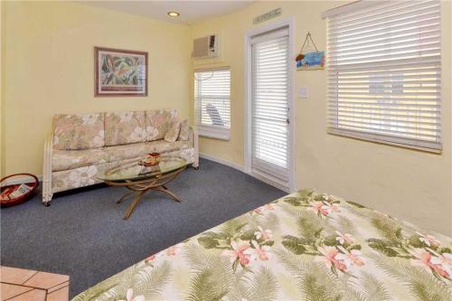 Sea Rocket - Studio Condo - 21, St. Pete Beach