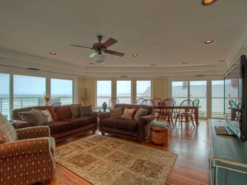 Shiphouse 4 - 1st & 2nd Floors Apartment, Saint Simons Island