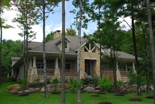 Stone Mountain Vista Five-Bedroom Villa, McHenry