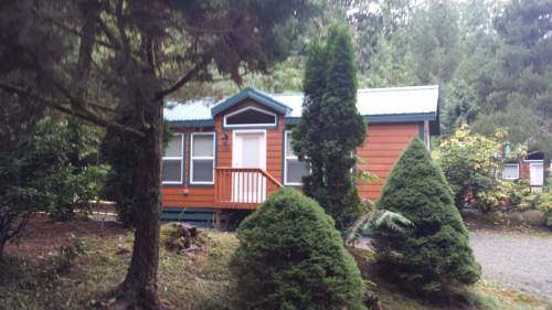 Tall Chief Camping Resort Cottage 4, Pleasant Hill