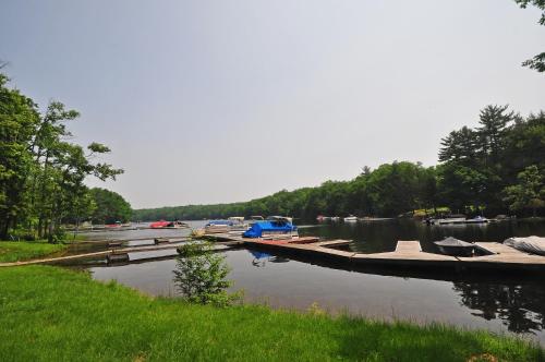 Timber Trails Three-Bedroom Holiday Home, McComas Beach