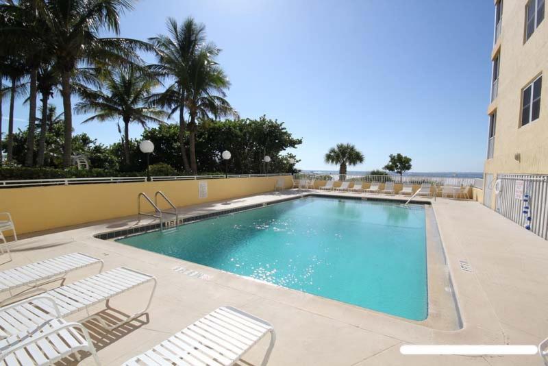 Vacation Villas #432 - Beach Front Condo, Fort Myers Beach